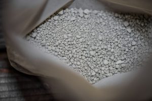 Bentonit untuk Menjernihkan Solar