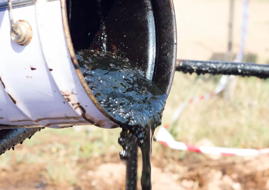 Ilustrasi pengelolaan limbah dari produksi pewarna buatan untuk mencegah dampak lingkungan