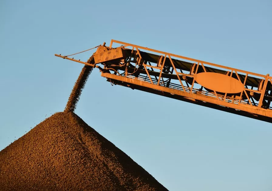 Smelter nikel adalah pilar industri