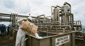 penggunaan Caustic Soda dalam Industri Minyak dan Gas